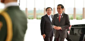 Slideshow Omnibus Law to Create a Friendly Investment Climate president joko widodo
